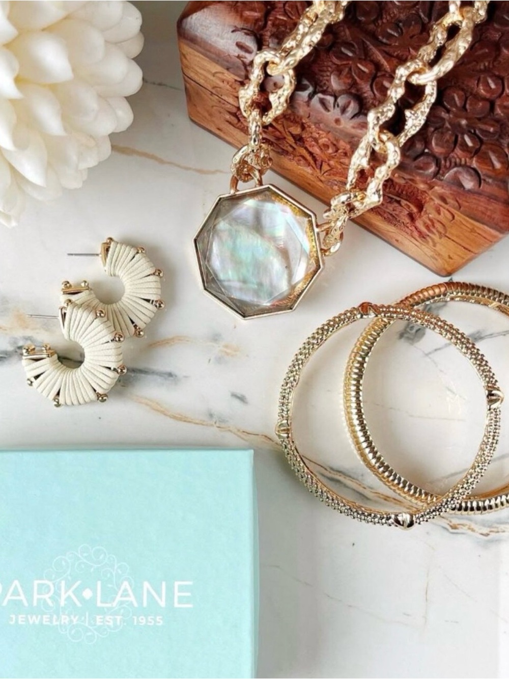 Park Lane Kyla Shell Necklace Gold - Picture 5 of 6